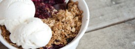 Berry oat crumble