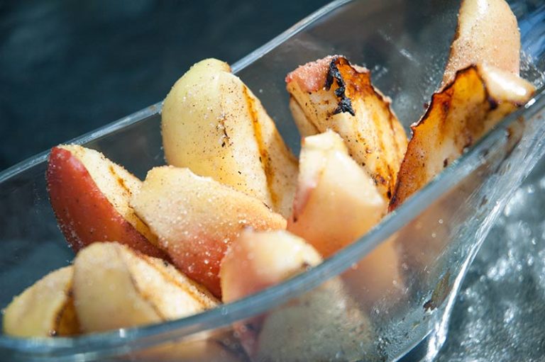 Grilled Apples with Cinnamon Sugar Knuckle Salad