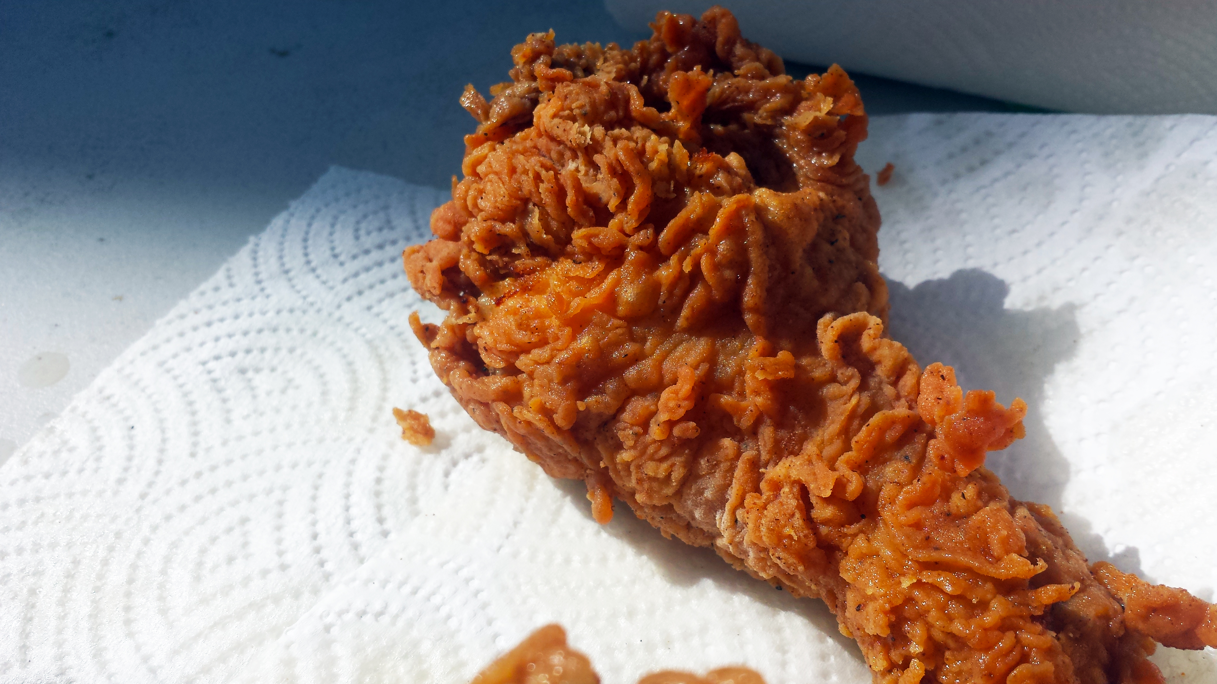 http://knucklesalad.com/wp-content/uploads/2015/03/perfect-popeyes-spicy-chicken.jpg