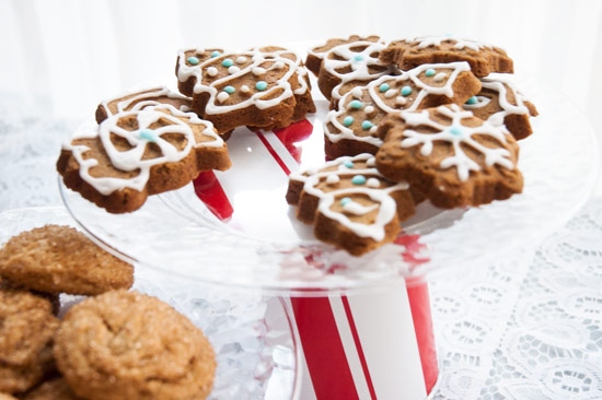 Pretty cookies on pretty Christmas pedestals you can make for pennies.